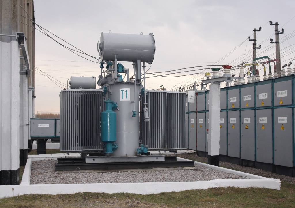 Oil 2024 tank transformer